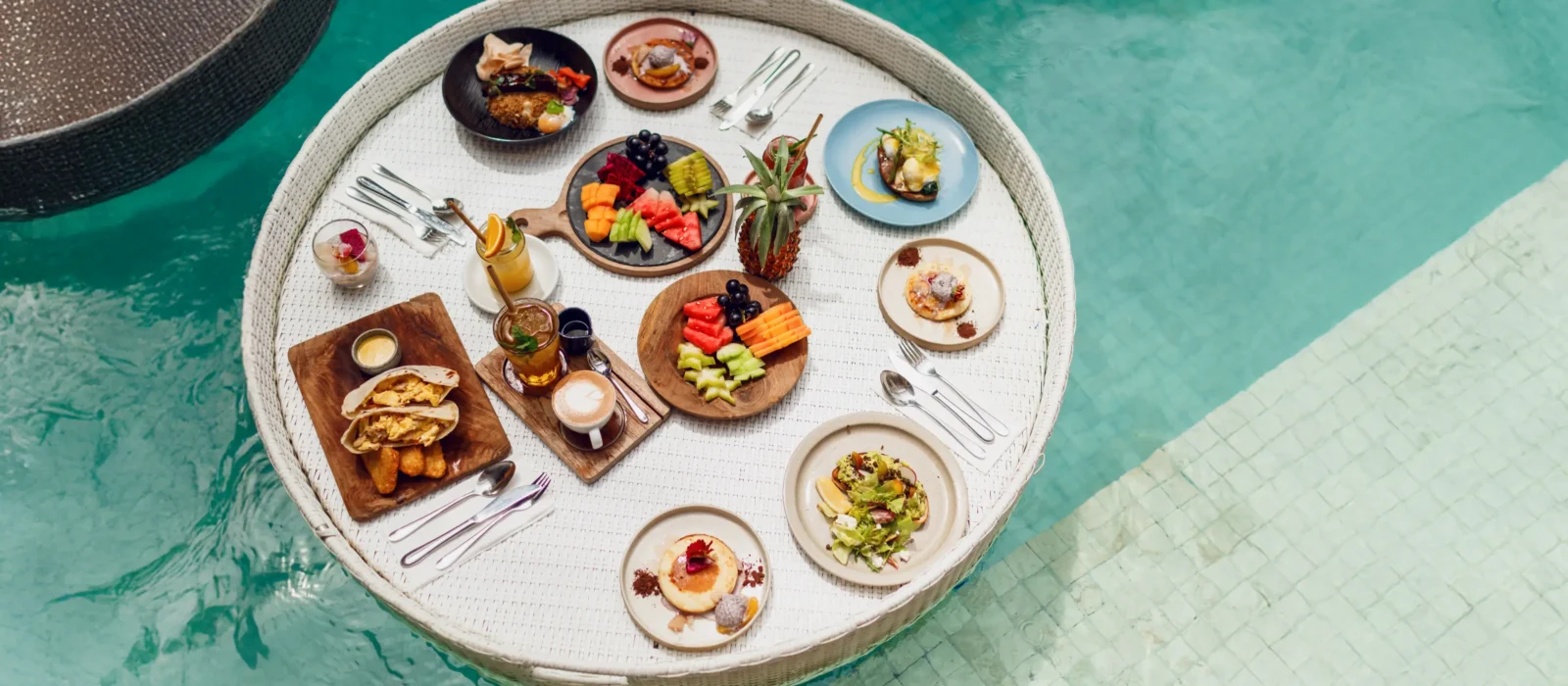 misafir-memnuniyetinin-en-lezzetli-sirri-yiyecek-ikramlari